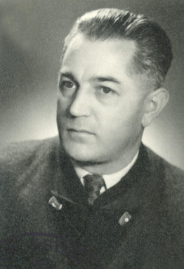 Portraitfoto von Dr. Albert Schöpf