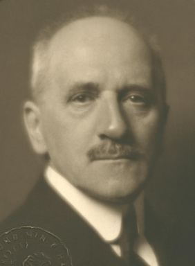 Portraitfoto von Josef Vinzl