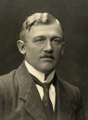 Portraitfoto von Elias Wimmer