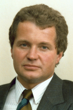 Portraitfoto von Dr. Franz Großmann