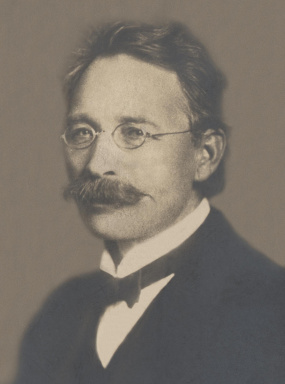 Portraitfoto von Dr. Edmund Jäger