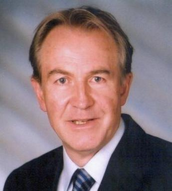 Portraitfoto von Dr. Erich Gumplmaier