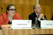 v.li. Historikerin Eva Blimlinger, Präsident des Verwaltungsgerichtshofes Clemens Jabloner.