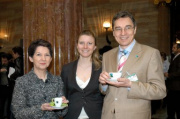 v.li. Barbara Prammer, Martina Porhansl von Tchibo, Geschäftsführer Fair-Trade Georg Gruber.