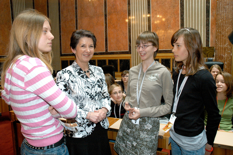 v.li. Tochter, Barbara Prammer, Töchter.