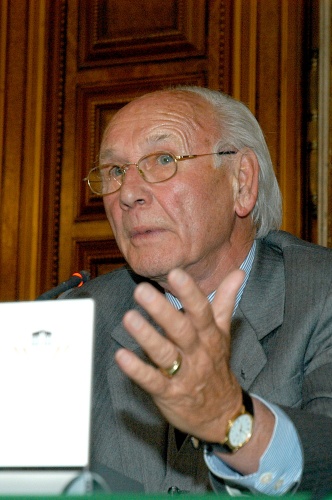 Hans Klecatsky (Justizminister a.D.)