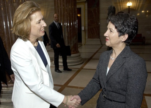 v.li. die israelische Außenministerin Tzipi Livni begrüßt Barbara Prammer.