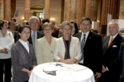 v.li. Barbara Prammer, Franz Dobusch (Bürgermeister von Linz), Katalin Szili (Präsidentin der ungarischen Nationalversammlung), Claudia Schmied, Veranstaltungsteilnehmer.