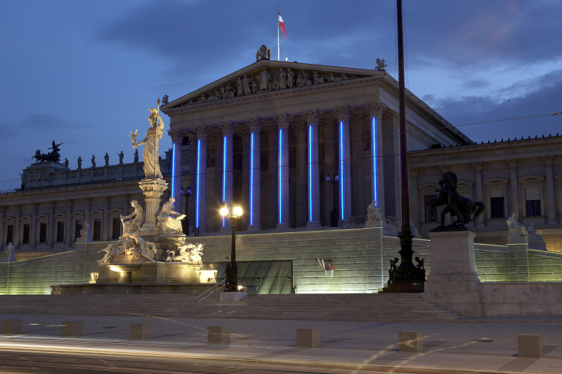 Lichtinstallation von Waltraut Cooper anlässlich der Präsentation der Kulturhauptstadt Linz 2009