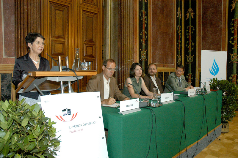v.li. Barbara Prammer, Hannes Tretter (Ludwig Boltzmann Institut für Menschenrechte, Elisabeth Ebner (Generalsekretärin der österreichischen Liga für Menschenrechte, Heiner Bielefeldt (Direktor des Deutschen Menschenrechtsinstituts), Peter Kostelka.