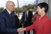 v.li. der italienische Staatspräsident Giorgio Napolitano begrüßt Barbara Prammer.