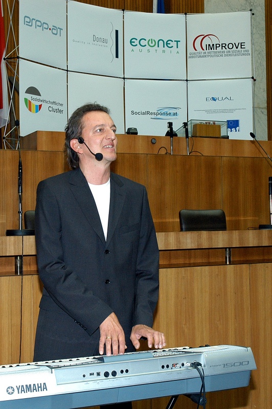 Moderator Markus Linder.