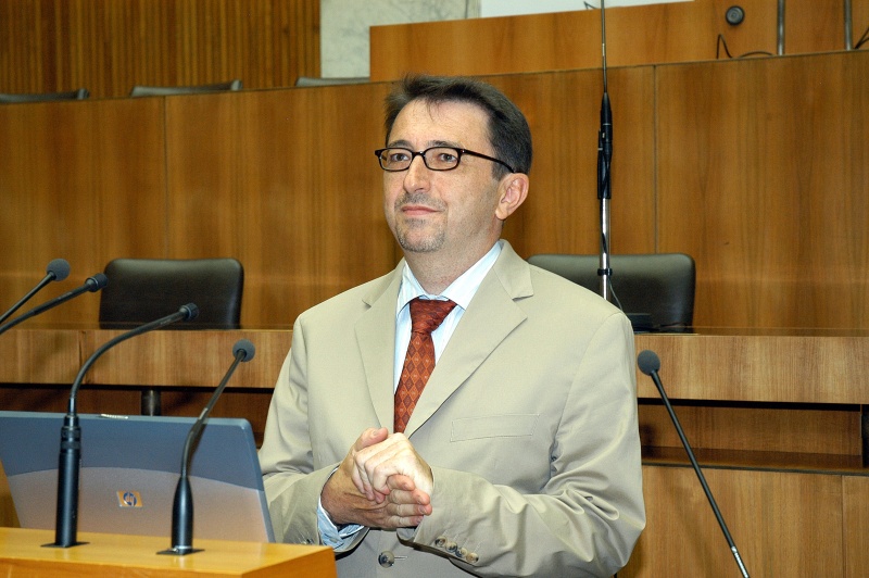 Geschäftsführer der prove Unternehmensberatung Peter Grundner am Rednerpult.