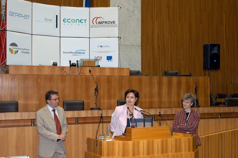 v.li. Geschäftsführer prove Unternehmensberatung Peter Grundner, Geschäftsführerin prospect Unternehmensberatung Trude Hausegger, Universitätsprofessorin für Wirtschafts-und Sozialpolitik Ulrike Schneider.