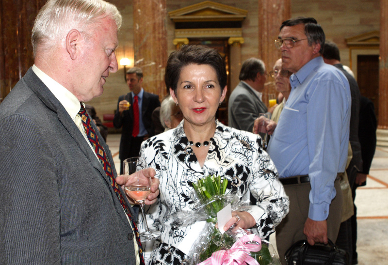 v.li. Helmut Kramer (Institut für Politikwissenschaften, Universität Wien), Barbara Prammer.