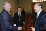 v.li. Wolfgang Erlitz im Gespräch mit dem chinesischen Staatspräsidenten XU Kuangdi.