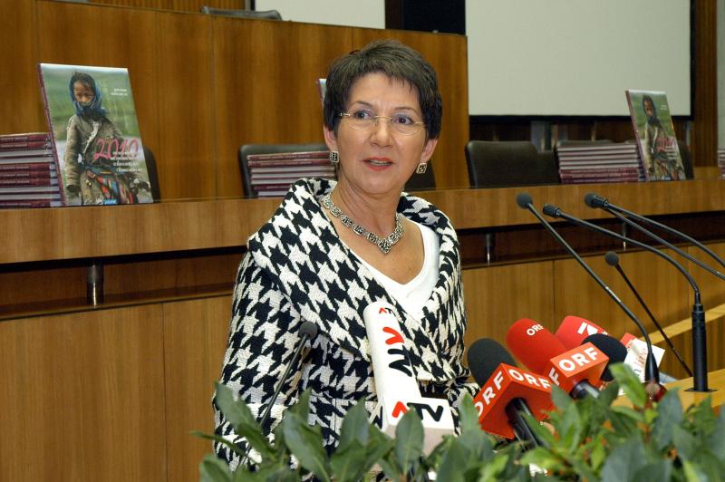 Nationalratspräsidentin Barbara Prammer am Rednerpult