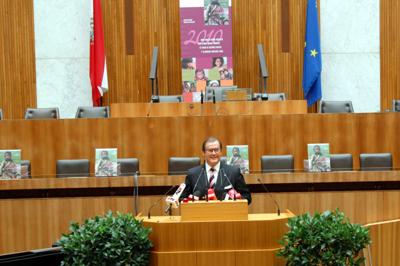 Roger Moore (Unicef-Botschafter)