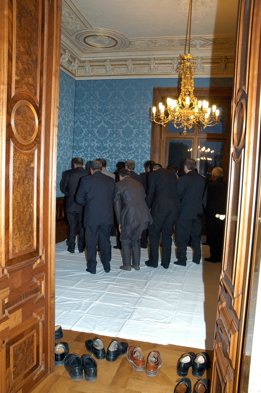 Gebet vor dem Iftar-Mahl