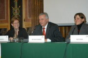 v.li. Christine Marek, Rudolf Hundstorfer (Präsident des ÖGB), Karin Rother (katholische Jugend Österreich).