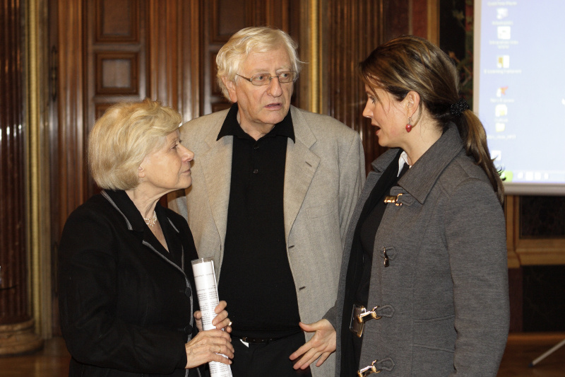 v.li. Waltraud Heindl, Veranstaltungsteilnehmer.