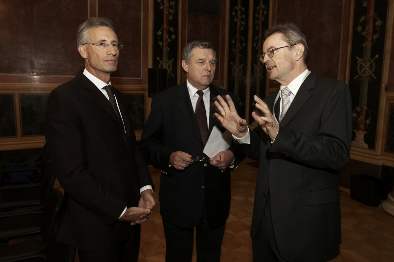 v.li. Georg Posch, Wilhelm Brauneder (Institut für Rechtsgeschichte, Universität Wien) und Thomas Simon (Institut für Rechtsgeschichte, Universität Wien).