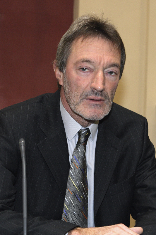 Dekan der rechtswissenschaftlichen Fakultät der Universität Wien Univ.-Prof.Dr. Heinz Mayer am Mikrofon.