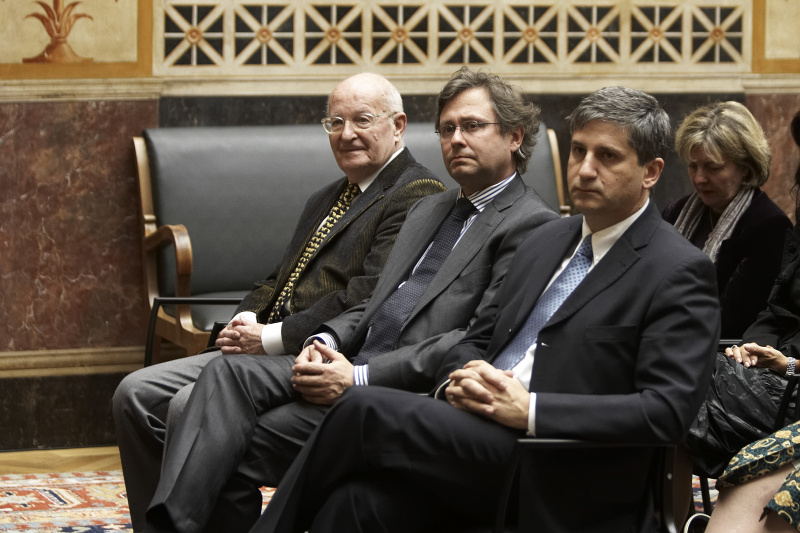 Blick in Richtung Veranstaltungsteilnehmer - v.li. Univ.-Prof.DDr. Manfried Welan, ORF-Chef Alexander Wrabetz, Michael Spindelegger.