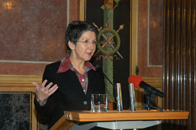 Nationalratspräsidentin Barbara Prammer am Rednerpult