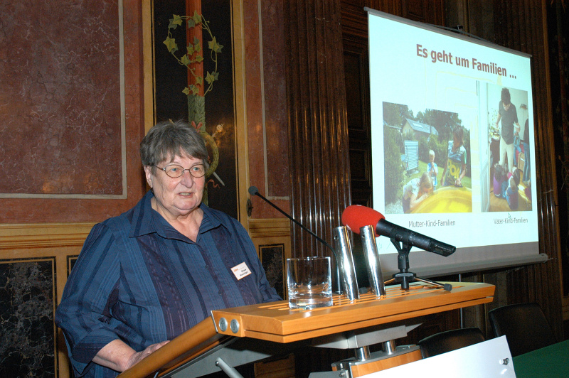 Elfriede Wolschlager (Stellvertretende Vorsitzende der Österreichischen Plattform für Alleinerziehende)