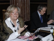 v.li. die ehemalige Präsidentin des belgischen Senats Anne-Marie Lizin am Mikrofon, Lord Alfred Dubs Mitglied des "House of Lords".