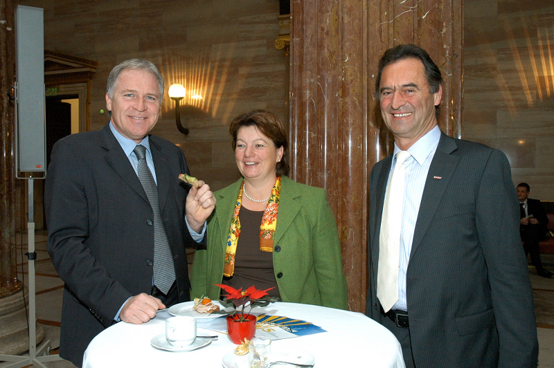 v.li. Johannes Zweytick, Herta Mikesch, Gabriel Obernosterer.