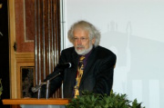 Historiker Univ.-Prof.Dr. Gerhard Botz am Rednerpult.