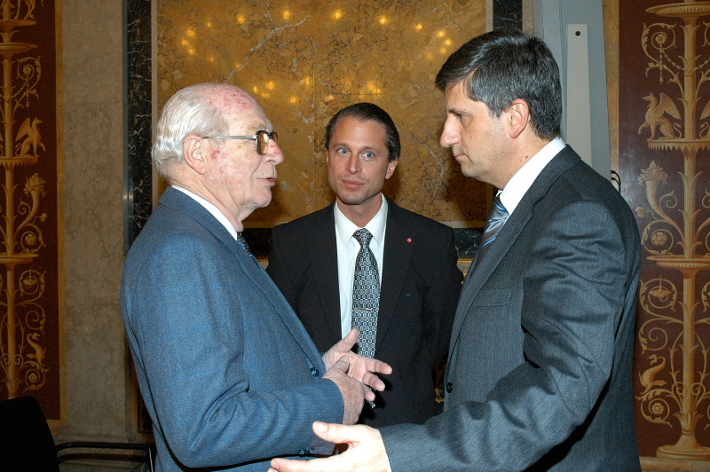 v.li. Bundesminister a.D. Willibald Pahr, Adrian Eugen Hollaender (Leiter des Zentrums für Rechtsforschung), Michael Spindelegger.
