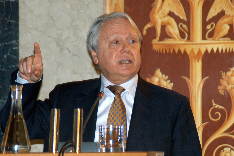 Staatssekretär Dr. Hans Winkler am Rednerpult.