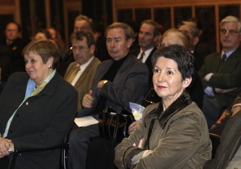 v.li. Anna-Elisabeth Haselbach, Barbara Prammer.