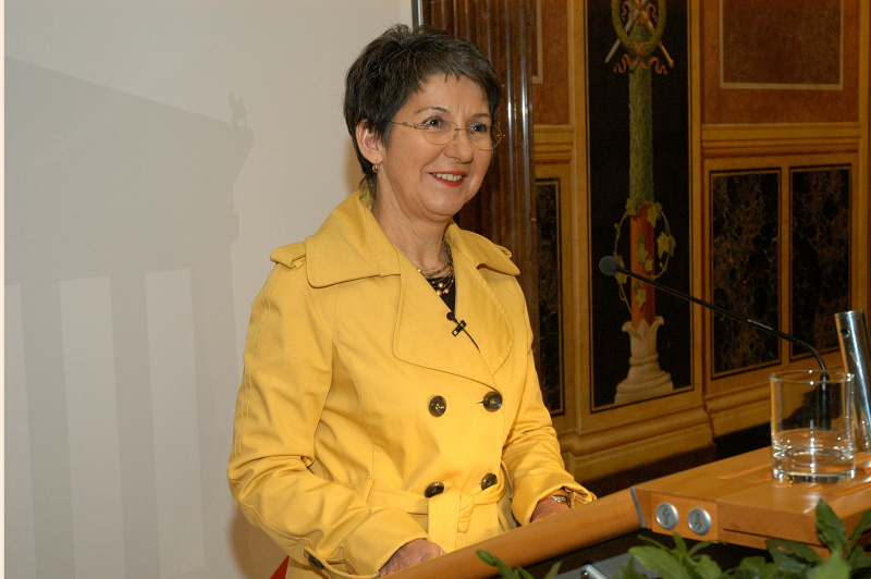 Barbara Prammer am Rednerpult.