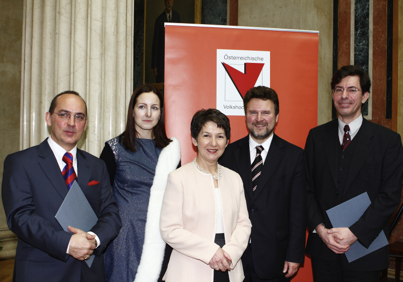 v.li. Robert Streibel (Förderpreis-Empfänger), Tamara Ehs (Preisträgerin), Barbara Prammer, Christian H. Stifter (Preisträger), Michael Ludwig (Amtsführender Stadtrat, Vorsitzender des Vorstandes des VÖV).
