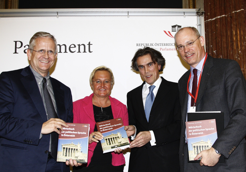 v.li. Andreas Unterberger von der Wiener Zeitung, Medien- und Public Affairs Beraterin Heidi Glück, Generalsekretär der ÖFG Dr. Emil Brix, Dr. Christoph Kotanko vom Kurier.