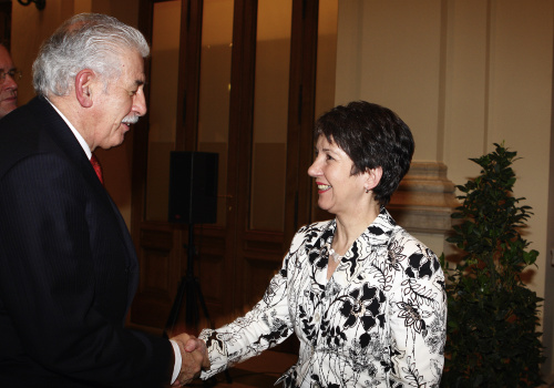v.li. ao. und bev. Botschafter der Vereinigten Mexikanischen Staaten Alejandro Diaz y Perez Duarte begrüßt Barbara Prammer.