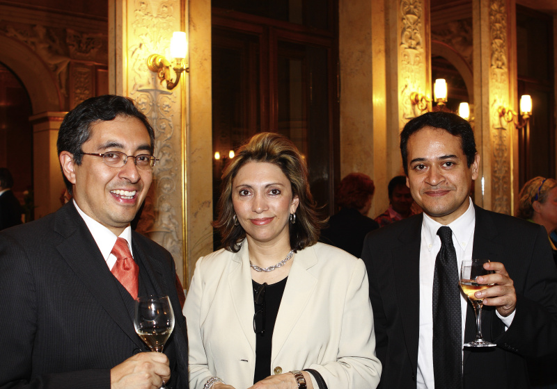 Hector Orestes Aguilar Cabrera, Kulturattachee der Botschaft der vereinigten Mexikanischen Staaten und weitere Botschaftsangestellte.