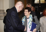 v.li. der Staatssekretär aus Warschau Dr. Wladyslaw Bartoszewski begrüßt die deutsche Bundestagspräsidentin a.D. Dr. Rita Süssmuth.