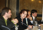 v.li. Wolfgang Pirklhuber (Landwirtschaftssprecher der Grünen), Moderatorin Johanna Ruzicka (Der Standard), Hermann Schultes (Landwirtschaftskammer), Wilfried Winiwarter (IIASA und ARC).