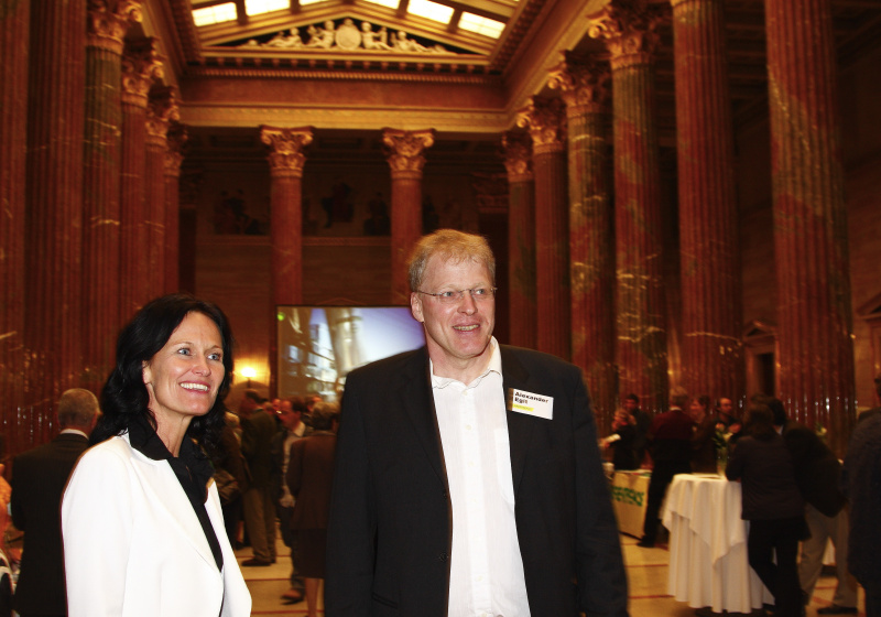 v.li. Eva Glawischnig-Piesczek im Gespräch mit dem Geschäftsführer Greenpeace CEE Österreich Alexander Egit.