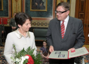 v.li. Barbara Prammer, Reinhart Gausterer (Generaldirektor der Österreichischen Staatsdruckerei).