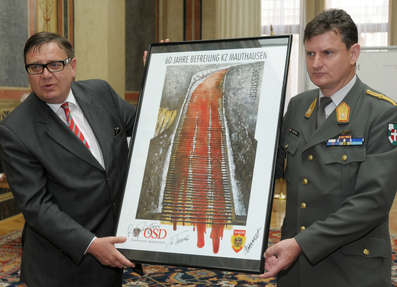 v.li. Reinhart Gausterer (Generaldirektor der Österreichischen Staatsdruckerei), Brigadier Franz Reiszner.