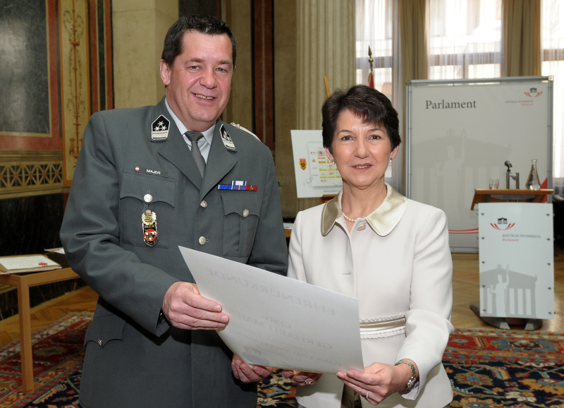 v.li. Veranstaltungsteilnehmer, Barbara Prammer.