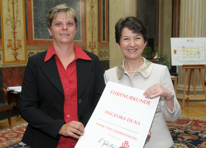 v.li. Angelika Duxa, Barbara Prammer.