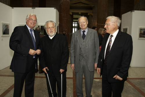 v.li.ehem. Direktor des Tiroler Landesmuseums Ferdinandeum Gert Ammann, Künstler Herbert Danler, Nationalratspräsident a.D. Andreas Khol, Helmut Kritzinger.
