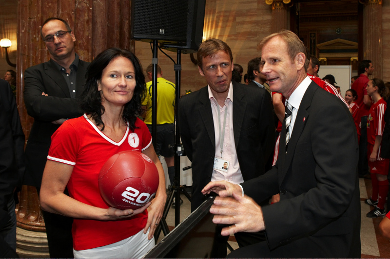v.li. Eva Glawischnig, Veranstaltungsteilnehmer, Heinz Palme (EM-Koordinator der Bundesregierung).